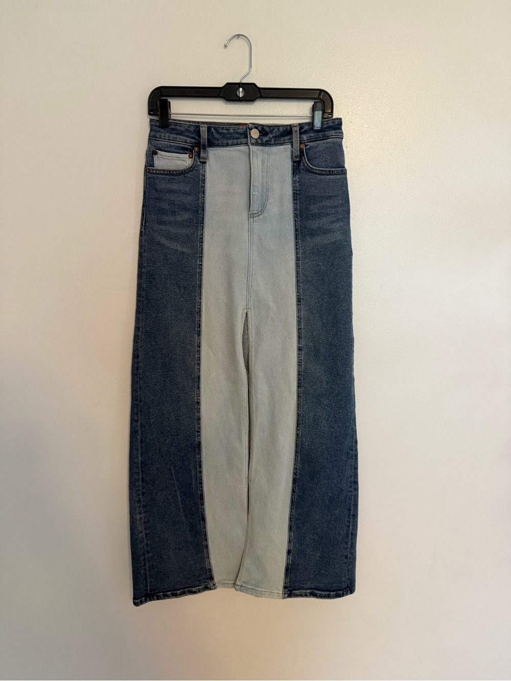 Alice + Olivia Skirt Rye Maxi in Two Tone Blue Denim - Picture 7 of 11
